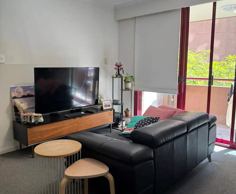 Furnished room with ensuite in a flatshare