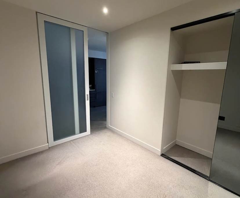 Unfurnished room with own bathroom