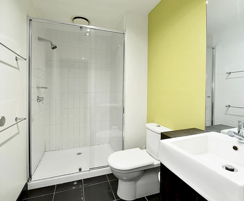 $1,450, Whole-property, 3 bathrooms, Melbourne VIC 3000