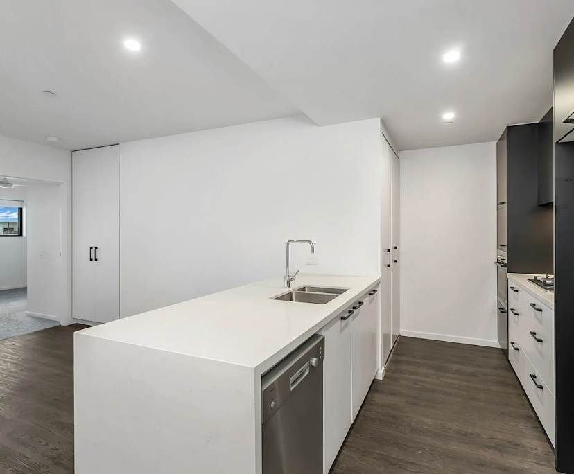 $330, Flatshare, 2 bathrooms, Woolloongabba QLD 4102