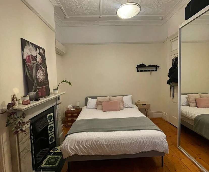Furnished room in a share house