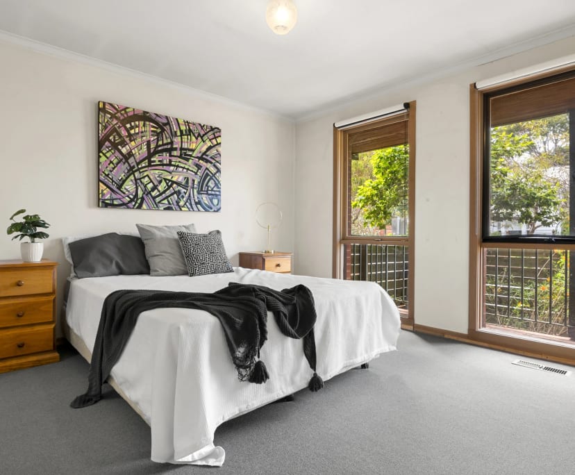 $1,195, Whole-property, 3 bathrooms, Balaclava VIC 3183