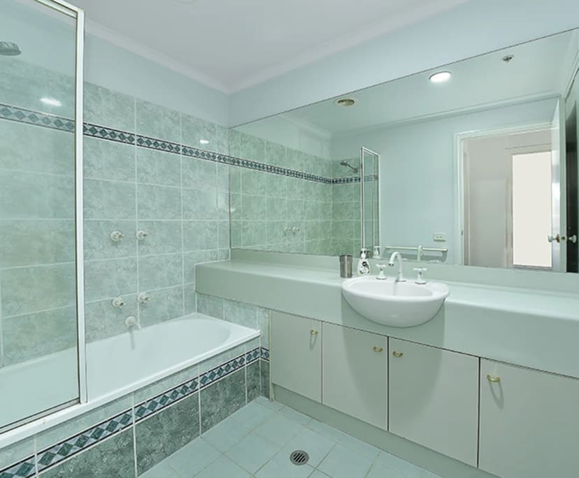 $980, Whole-property, 3 bathrooms, Melbourne VIC 3000