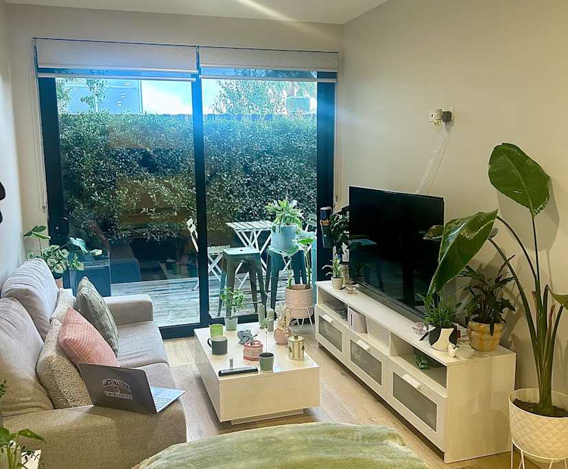 Furnished room with own bathroom