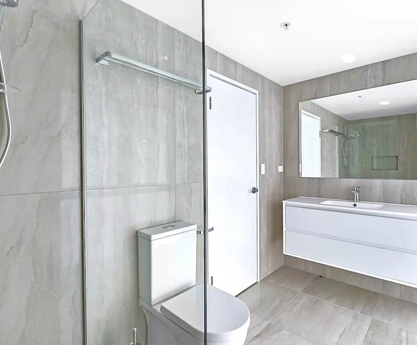 Furnished room with own bathroom