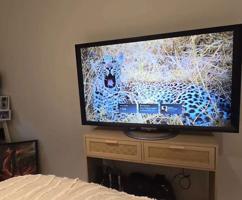 Unfurnished room with ensuite in a flatshare