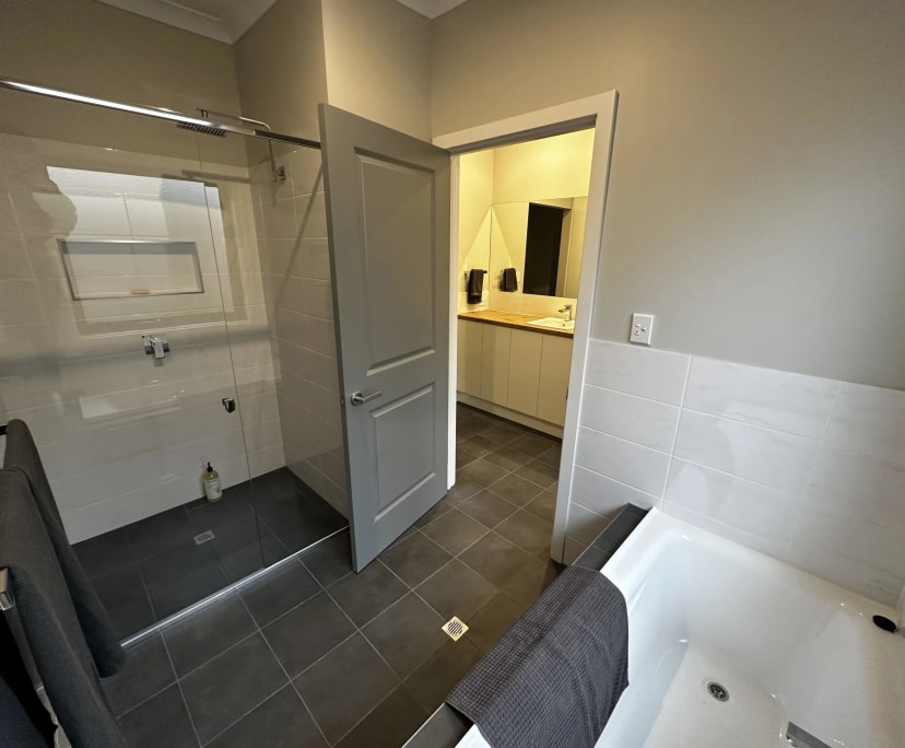 $300, Share-house, 4 bathrooms, Strathalbyn SA 5255
