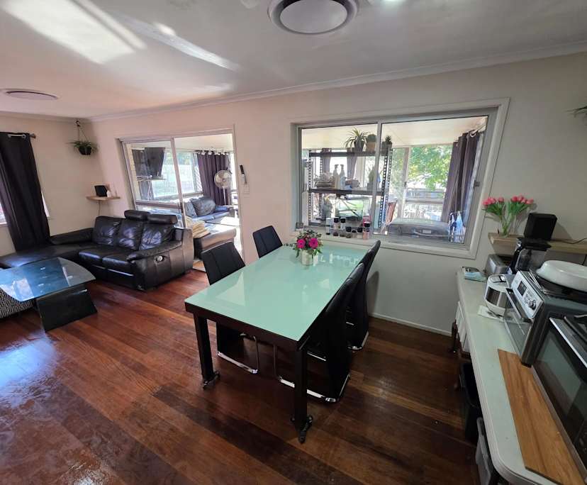 $260, Share-house, 3 bathrooms, Greenslopes QLD 4120