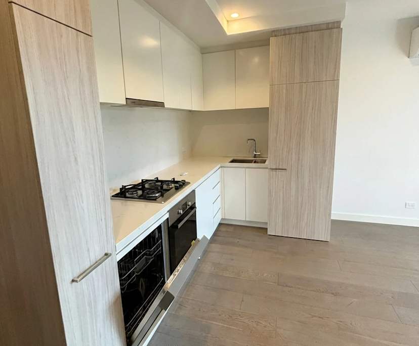 $620, Whole-property, 2 bathrooms, Box Hill VIC 3128