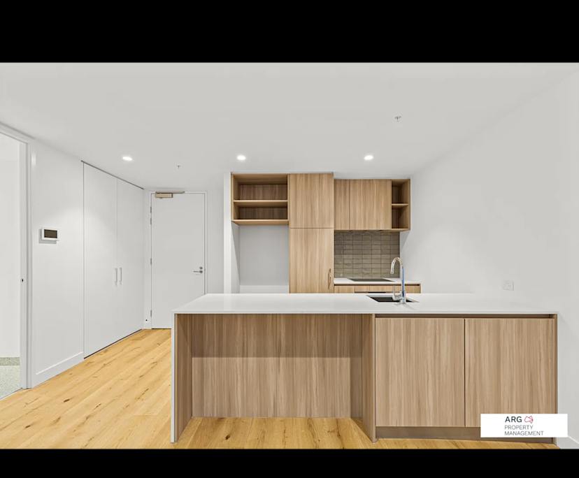 Unfurnished room with own bathroom