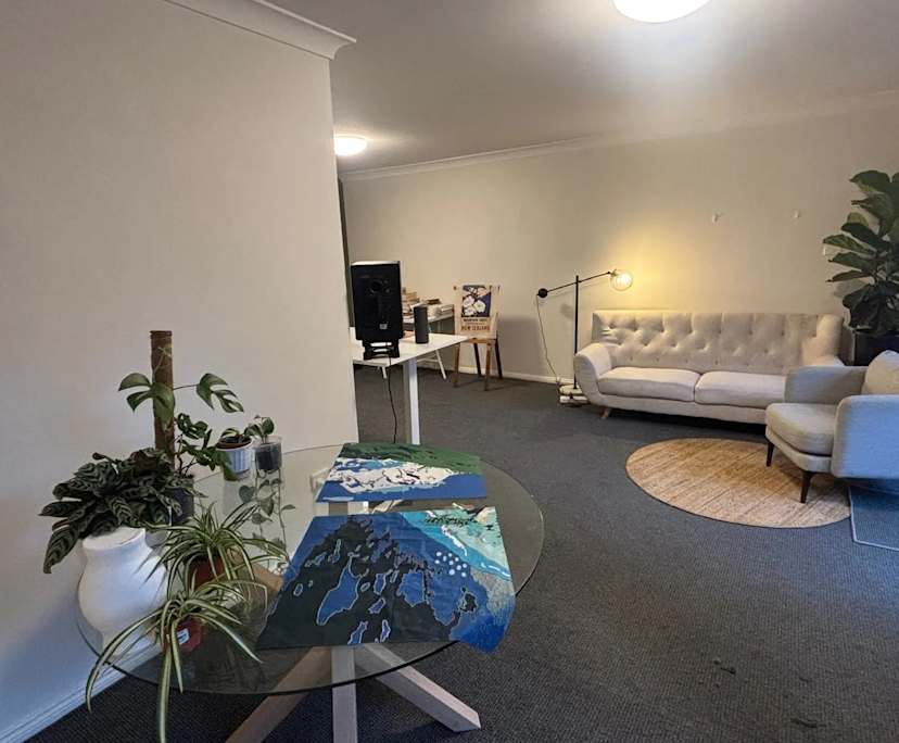 Furnished room in a flatshare