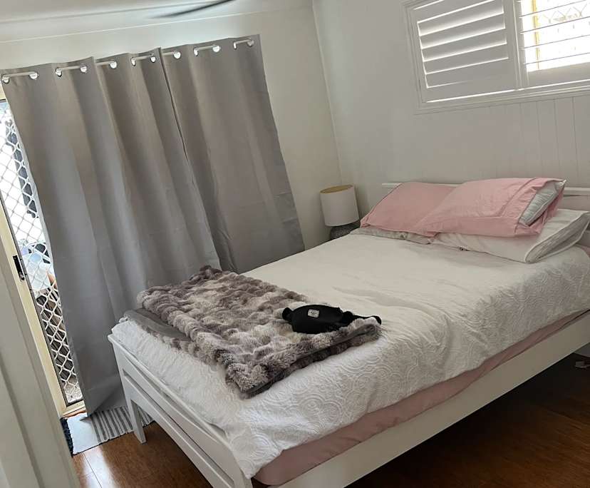 $425, Share-house, 2 bathrooms, Burleigh Heads QLD 4220