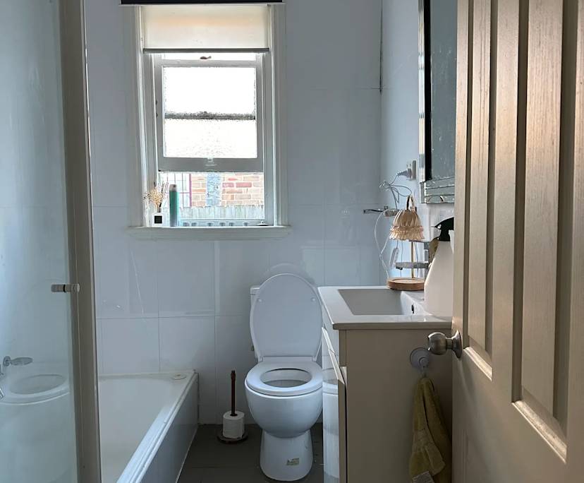 Unfurnished room with own bathroom