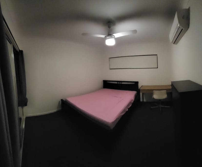 Furnished room in a flatshare