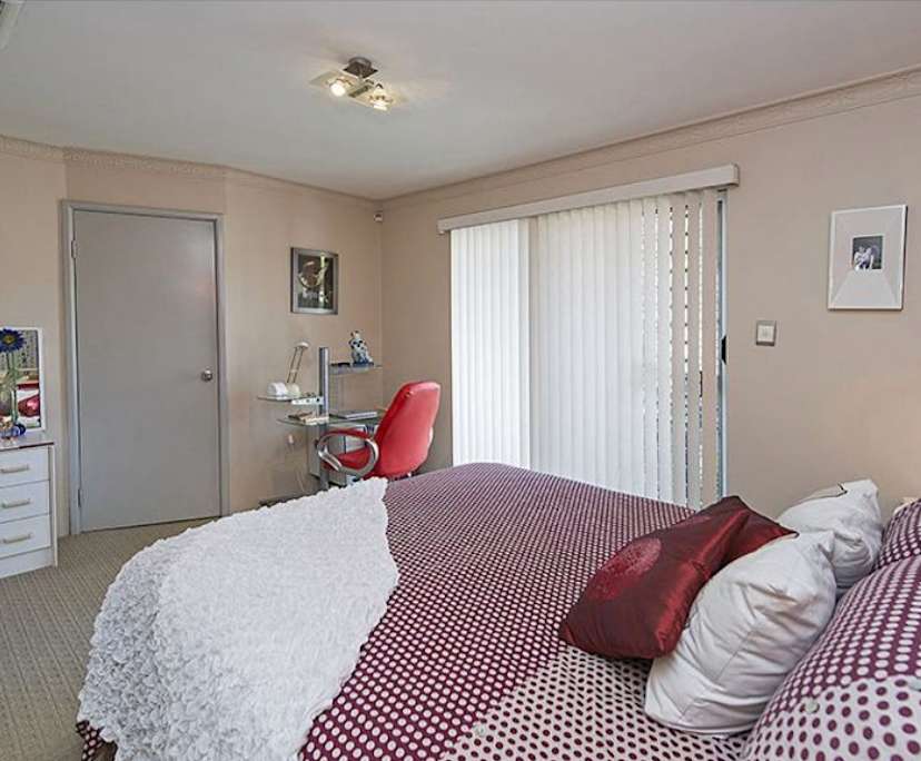 Room in a share house