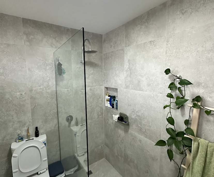 Unfurnished room in a flatshare