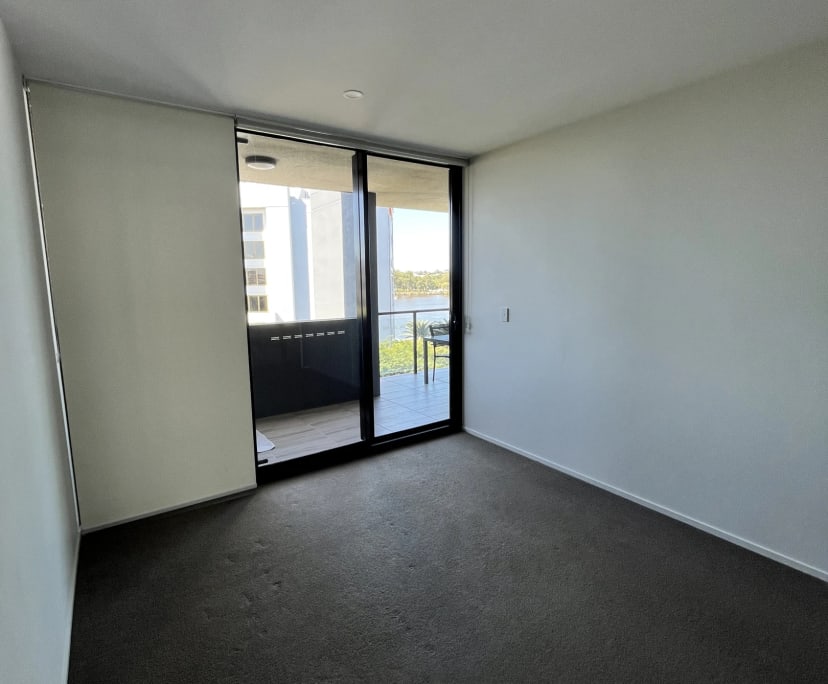 Unfurnished room with own bathroom