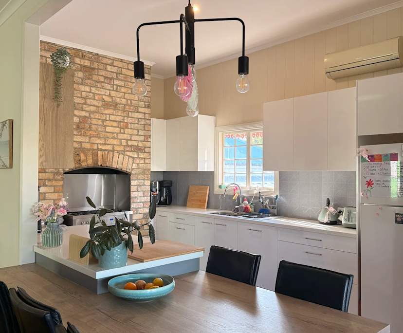 Room in a share house