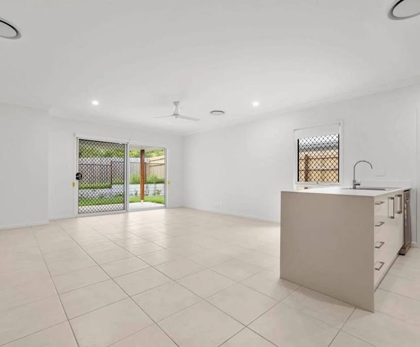 $240, Share-house, 4 bathrooms, Logan Reserve QLD 4133