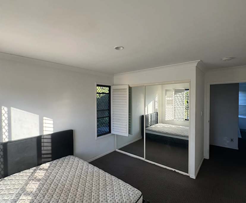 Room in a share house