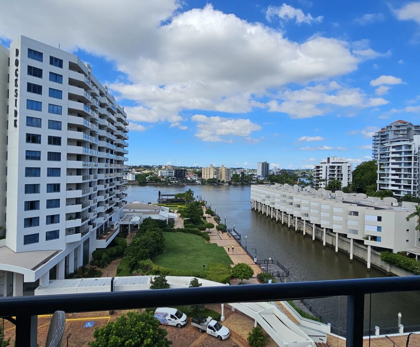 $360, Flatshare, 2 bathrooms, Kangaroo Point QLD 4169