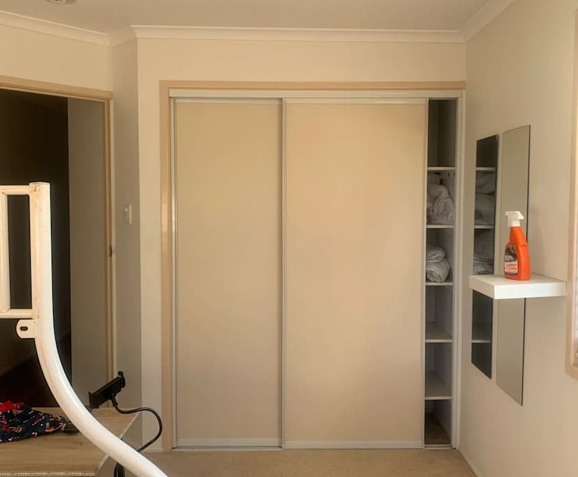 Room in a share house