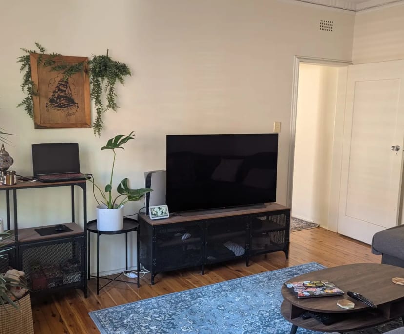 Unfurnished room in a flatshare