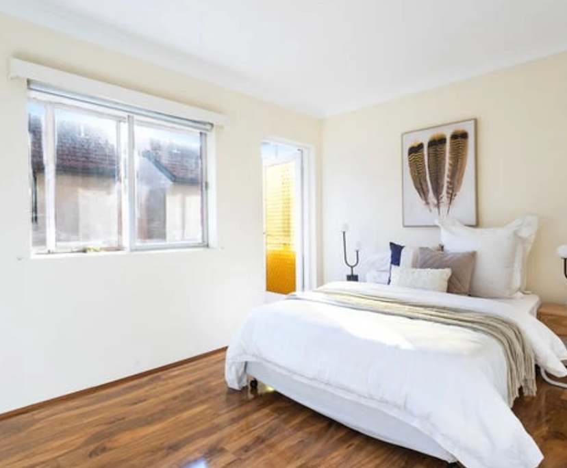 Furnished room in a flatshare