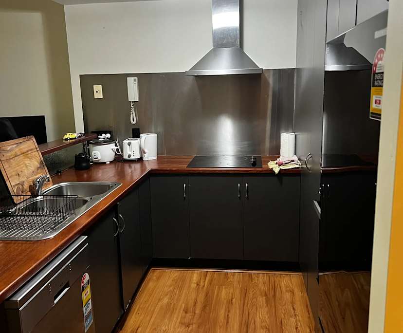 $300, Flatshare, 3 bathrooms, Cairns North QLD 4870