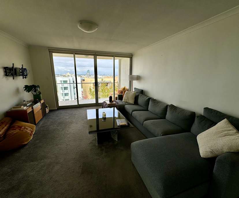 Furnished room in a flatshare