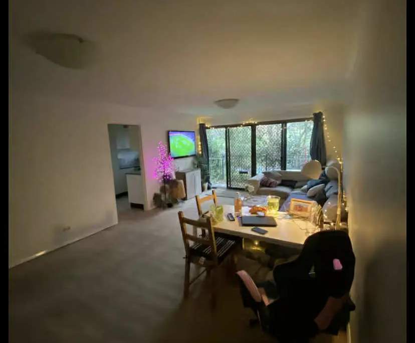 Furnished room in a flatshare