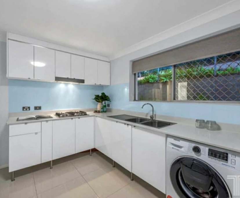 $290, Share-house, 2 bathrooms, Carina Heights QLD 4152