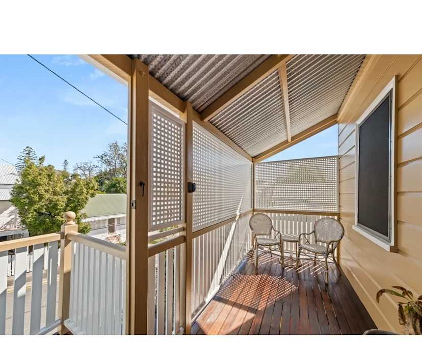 Unfurnished room in a flatshare