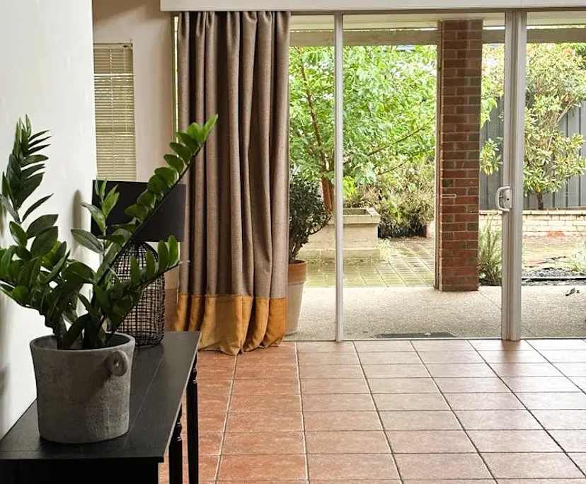 Whole property with 5 rooms for rent
