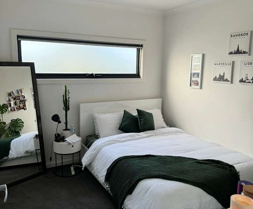Unfurnished room with own bathroom