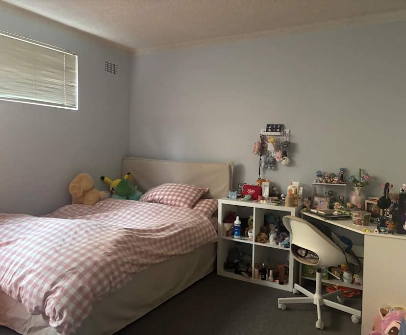 Furnished room in a flatshare
