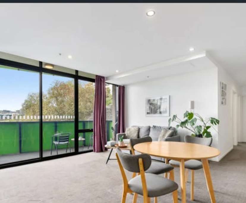 Furnished room in a flatshare
