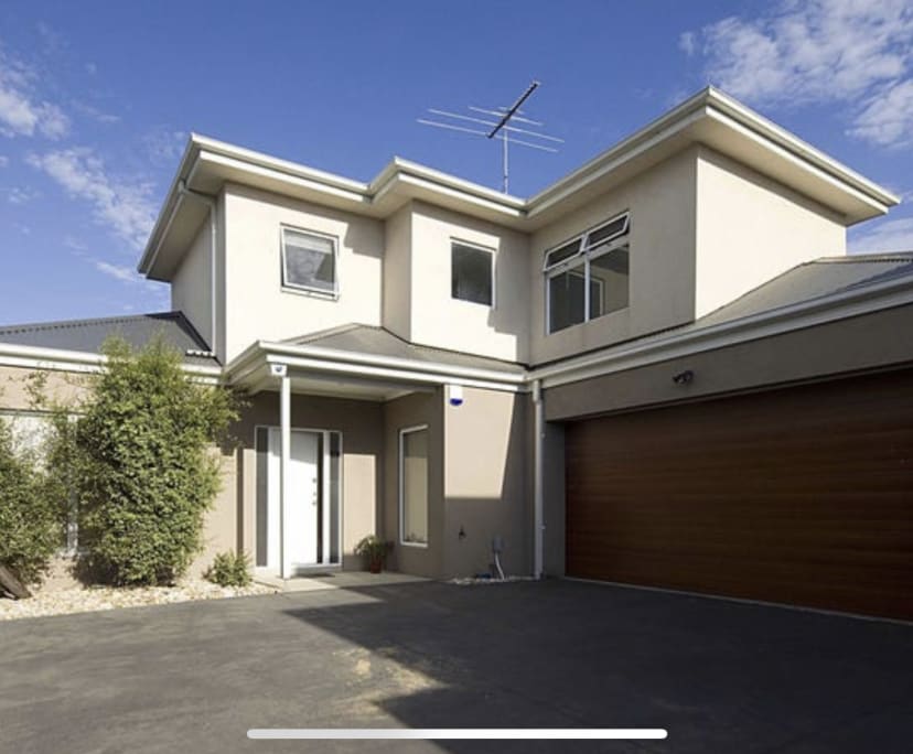 Room for Rent in Maidstone, Melbourne 220, Flexib...