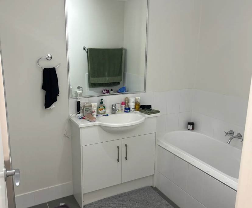 Unfurnished room in a share house