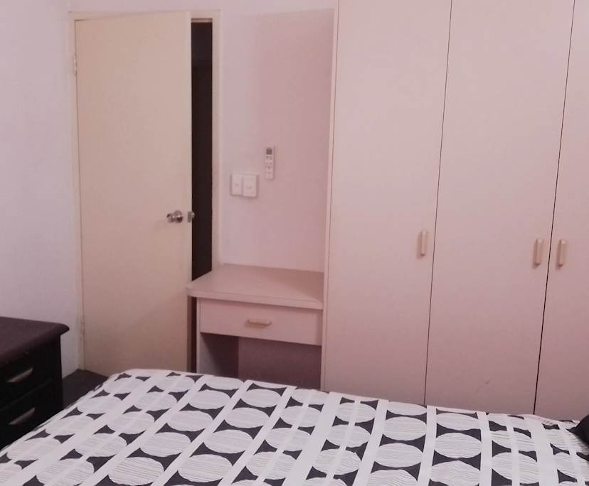 $220, Flatshare, 2 bathrooms, Driver NT 0830