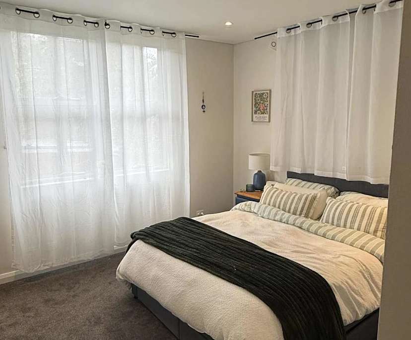 Unfurnished room with ensuite in a flatshare
