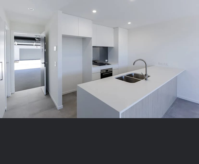 $970, Whole-property, 3 bathrooms, Hope Island QLD 4212