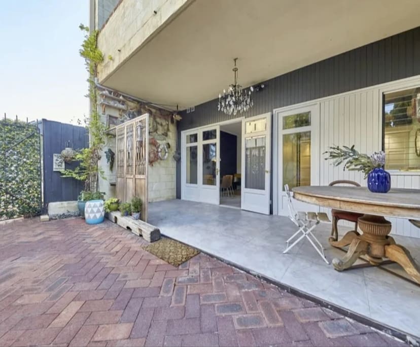 Unfurnished room granny flat for rent