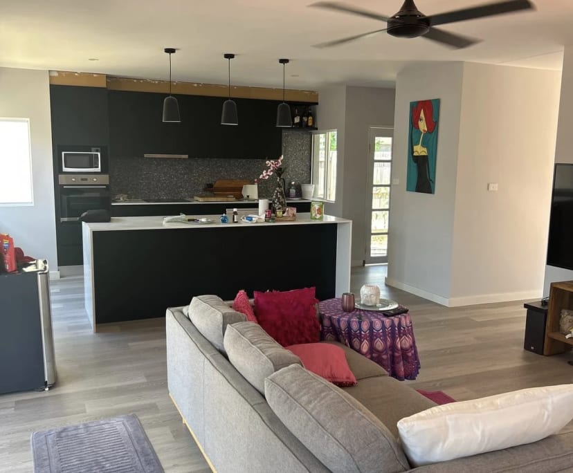 Room for Rent in Clifton Beach, Cairns 250, Furni...