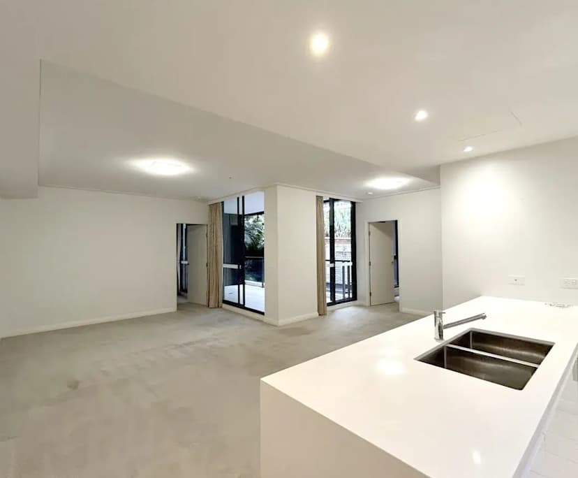 Furnished room with ensuite in a flatshare