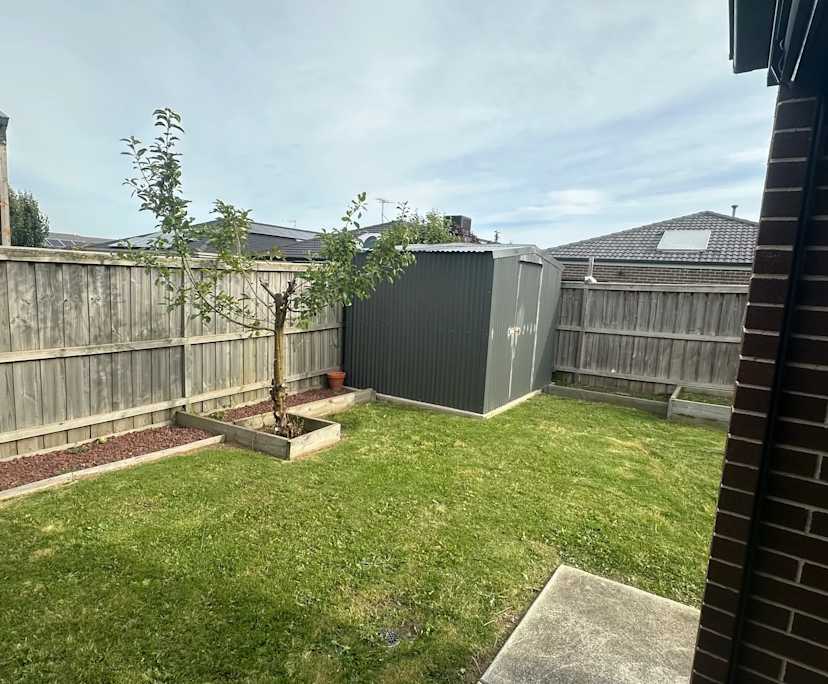 $300, Share-house, 4 bathrooms, Clyde North VIC 3978