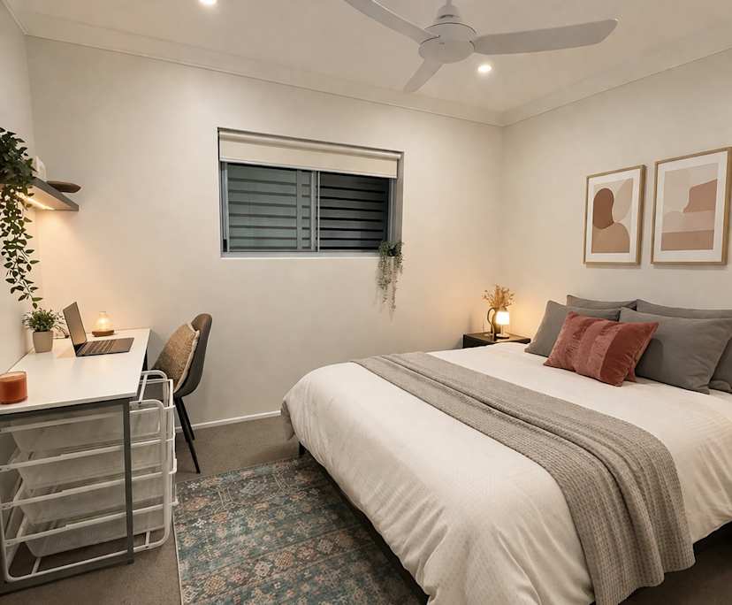 Furnished room in a flatshare