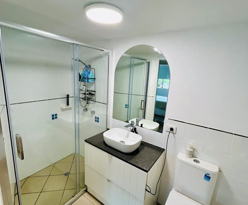 Furnished room in a flatshare