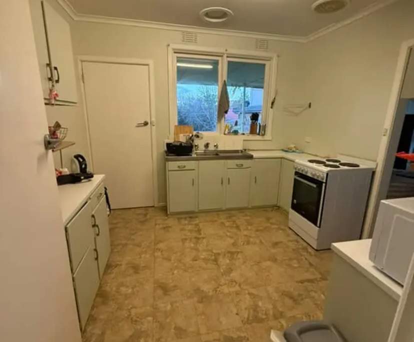 Room in a share house