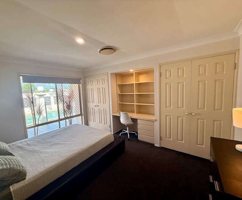 Furnished room in a share house